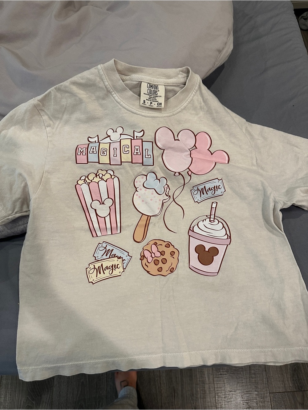 Womens Cream 'Magical Snacks' Short Sleeve Crop Tee